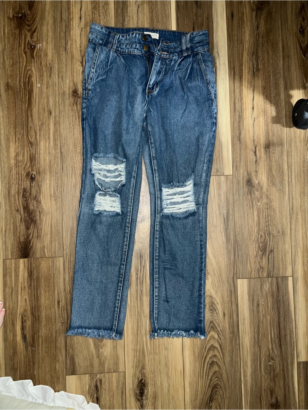 Women’s Distressed Ankle Jeans - Blue Boutique